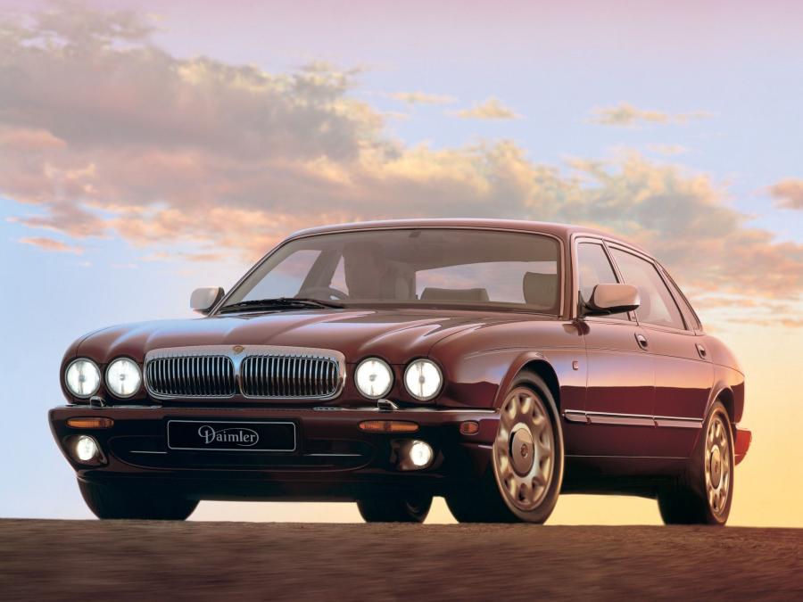  Daimler Super V8 1998 года  (фото 13 из 15)